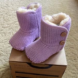 Lilac Baby UGG boots, baby 0/1 which is XS 0-6 months